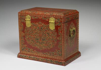 图片[3]-Curio box with filled-in gold and lacquered dragon-and phoenix decor. Qing dynasty, 18th century-China Archive